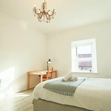 Apartment Manilla 3 Bedroom Floor Flat Bristol