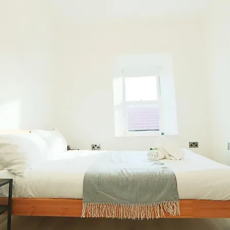 Manilla 3 Bedroom Floor Flat
