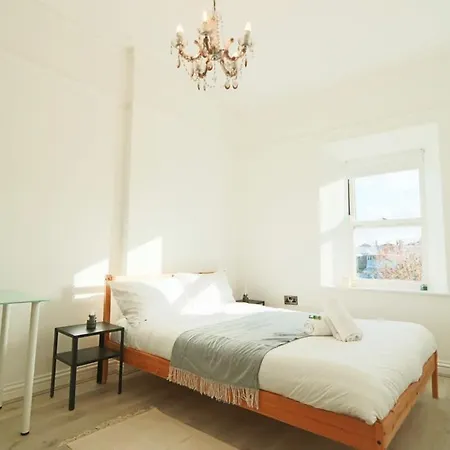 Manilla 3 Bedroom Floor Flat Apartment