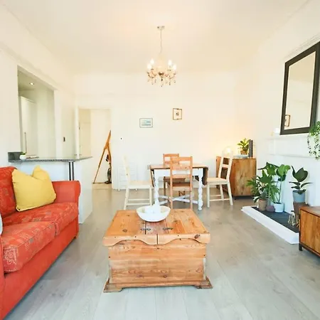 Manilla 3 Bedroom Floor Flat Apartment